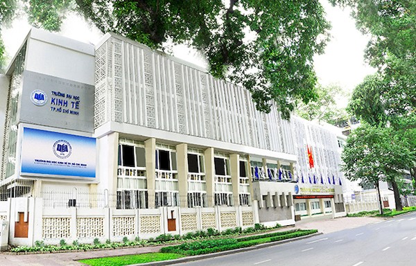 胡志明市经济大学。