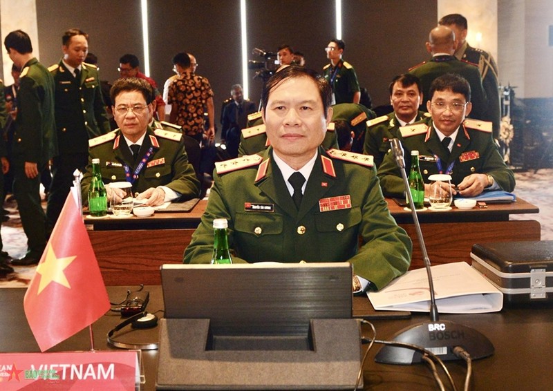 越南人民军高级军事代表团与会。（图片来源：人民军队报）