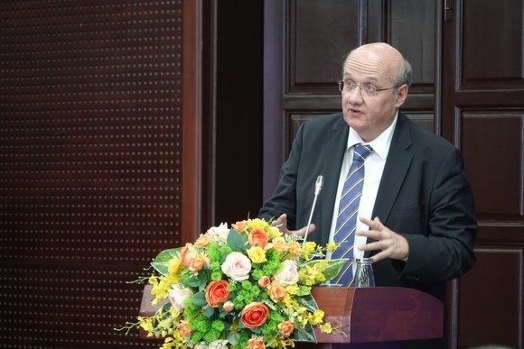 奥地利驻越南大使汉斯·彼得·格兰泽。