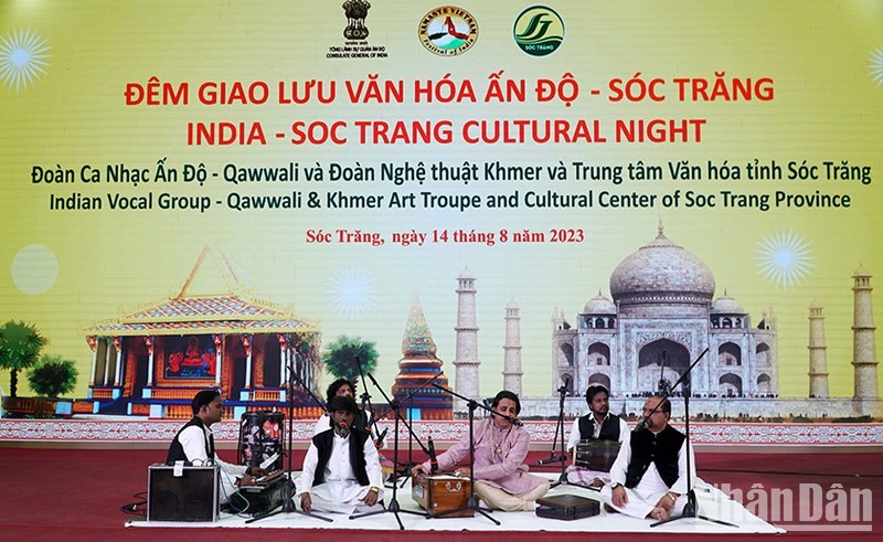 印度-朔庄文化交流晚会上的文艺节目。