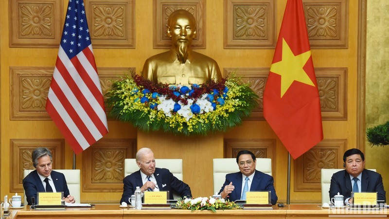 越南政府总理范明正和美国总统乔·拜登出席越美投资与改革创新高级别会议。
