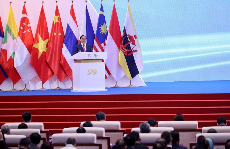 越南政府总理范明正在开幕式上发表讲话。（图片来源：VGP）