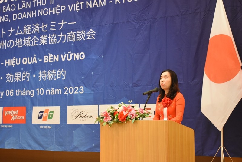 越南外交部副部长黎氏秋姮在论坛上发表讲话。（图片来源：旅外越南人国家委员会）