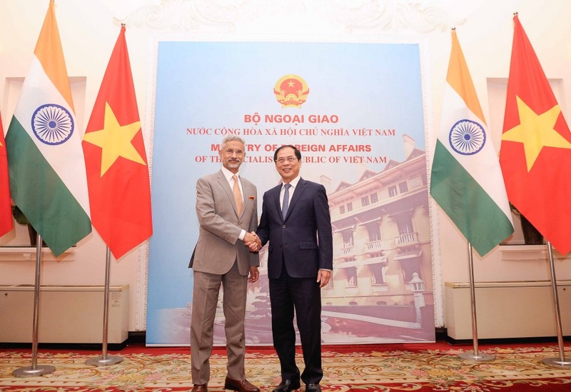 越南外交部长裴青山和印度外交部长苏杰生。