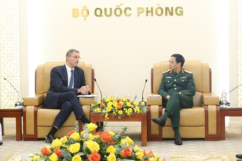 潘文江大将会见法国驻越南大使奥利维耶·布罗谢。（图片来源：dangcongsan.vn）