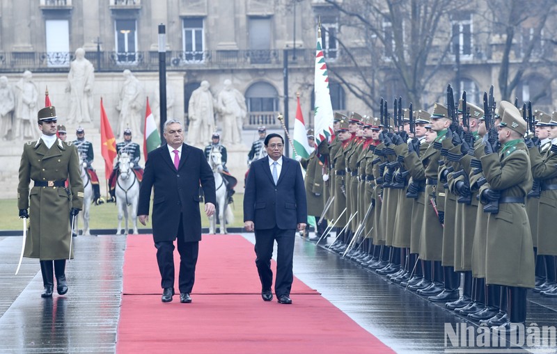 越南政府总理范明正和匈牙利总理欧尔班·维克托。