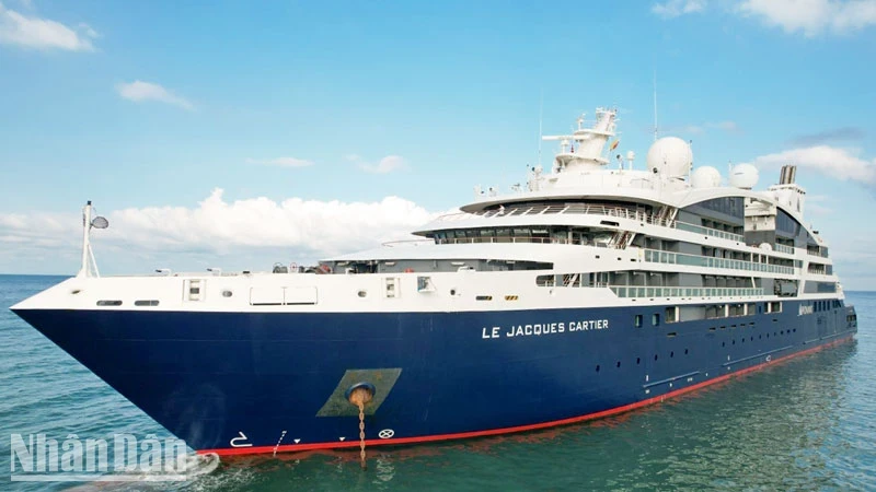 Le Jacques Cartier豪华游轮2月22日上午抵达富国岛。