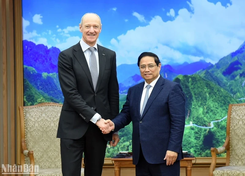越南政府总理范明正会见西门子集团总裁兼首席执行官。