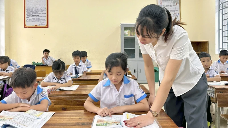 明琴小学同兴分校全部8名小学一年级、二年级学生已回校上学。