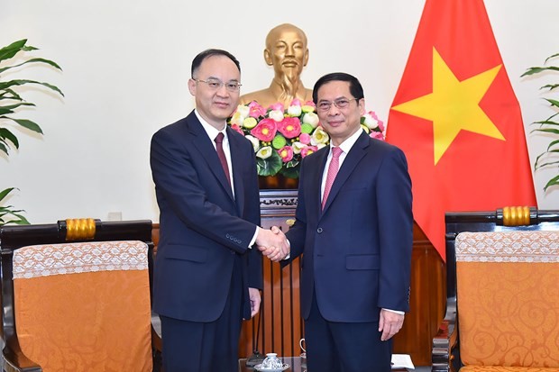 越南外交部部长裴青山会见中国外交部部长助理农融。