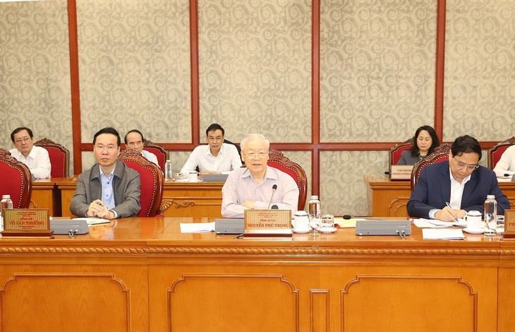 越共中央总书记阮富仲主持会议。