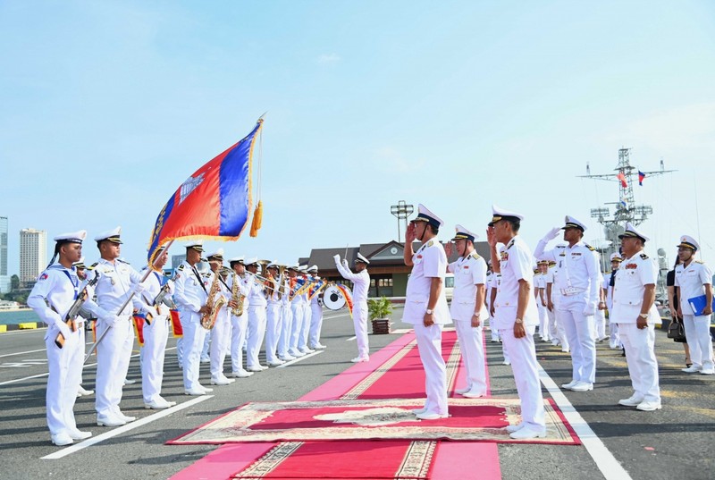 越南人民海军第5区代表迎接仪式。