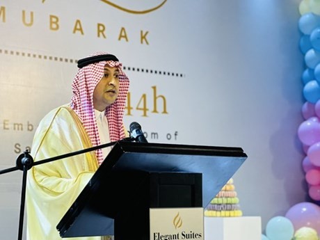 沙特阿拉伯大使穆罕默德·伊斯梅尔·达尔维发表讲话。
