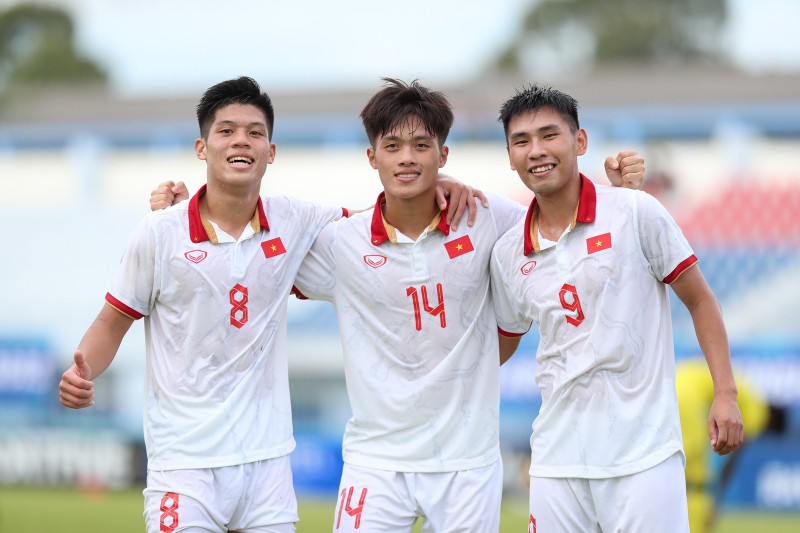 越南U23国足队员。