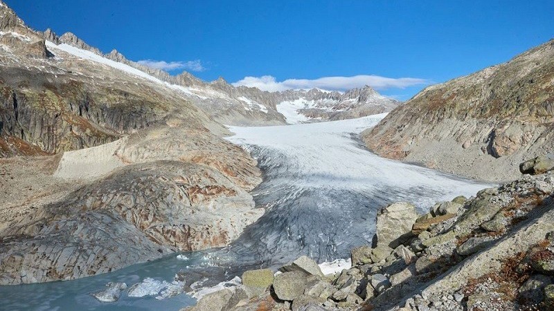 瑞士奥伯戈姆斯的罗纳冰川。 （图片来源：路透社）