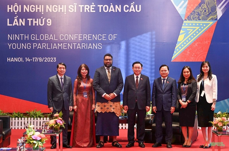 越南国会主席王廷惠会见汤加王国立法会议长法卡法努阿。