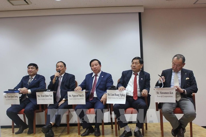 奠边、兴安、隆安、富寿、朔庄等省领导分别回答了日本企业的提问。