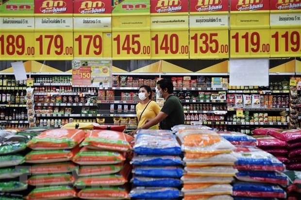 附图：泰国大米在曼谷某超市里出售。