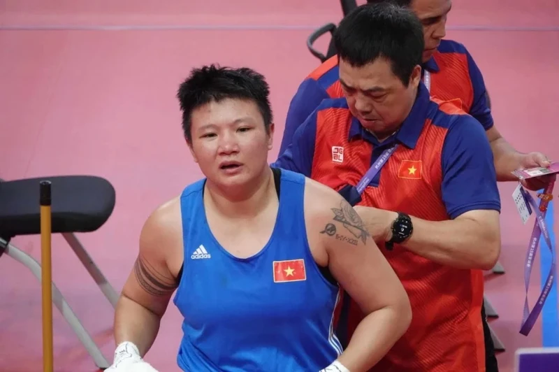 越南拳击选手刘艳琼为越南体育代表团夺得一枚铜牌。