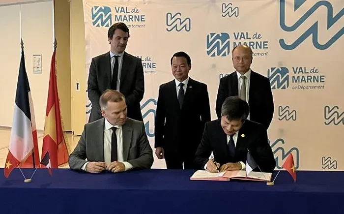 越南安沛省同法国马恩河谷省签署了2023-2028年合作框架协议。