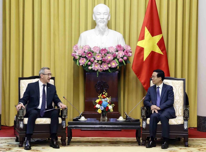 越南国家主席武文赏会见俄罗斯卡卢加州州长弗拉迪斯拉夫·沙什帕。（图片来源：越通社）
