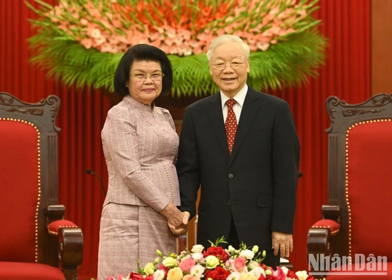 越共中央总书记阮富仲会见柬埔寨王国国会主席昆索达莉