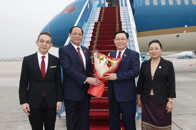 越南国会主席王廷惠启程对老挝进行访问暨出席第一届柬老越三国国会高层会议。