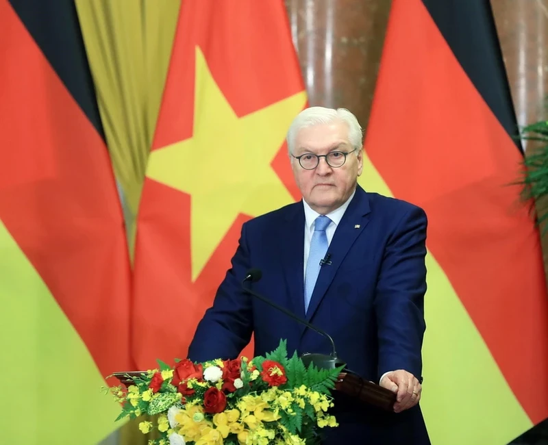 德国总统施泰因迈尔圆满结束对越南的国事访问。