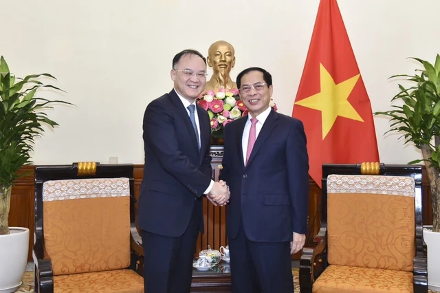 越南外交部长裴青山会见中国外交部部长助理农融。