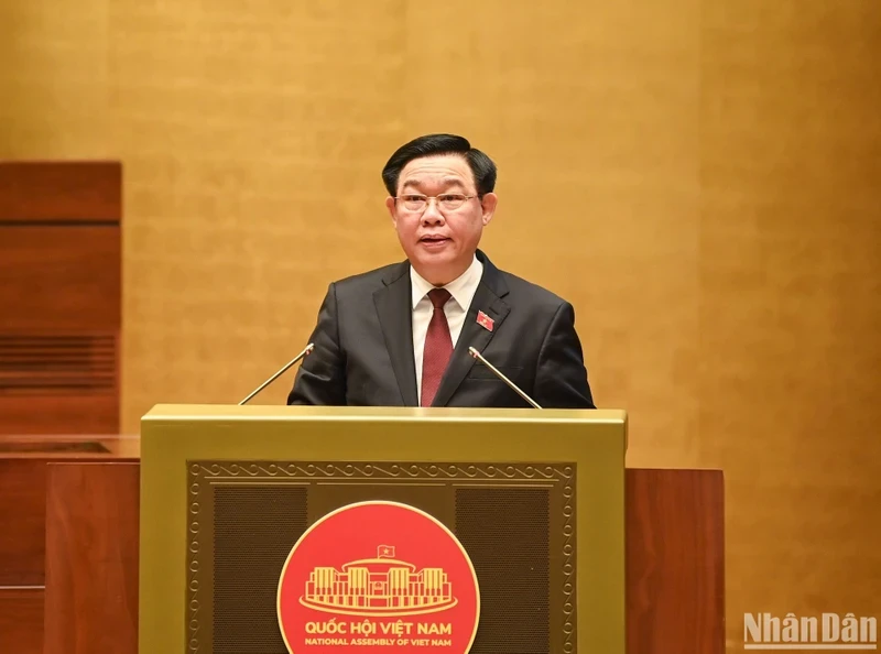 越南国会主席王廷惠主持召开财政、外交领域专题质询会。