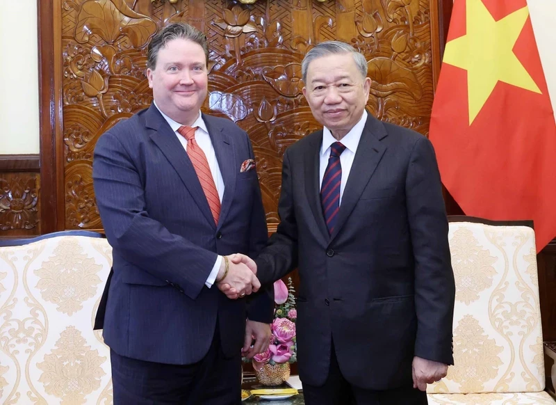 越南国家主席苏林会见美国驻越南大使马克·埃文斯·纳珀