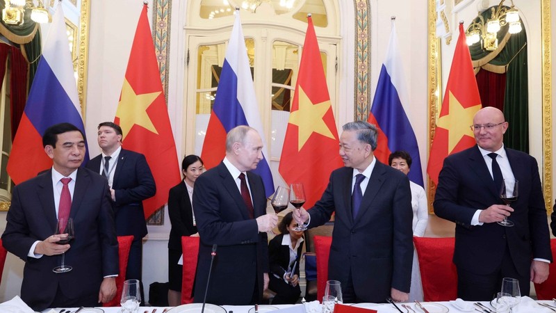 越南国家主席苏林设宴招待俄罗斯总统普京【组图】