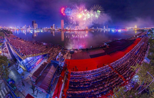 2024年岘港国际烟花节表演现场。