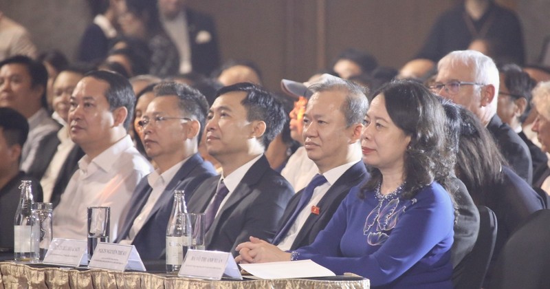 国家副主席武氏映春出席岘港亚洲电影节开幕式。