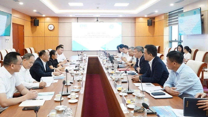 越南社会保险机构与中国广西壮族自治区医疗保障局工作代表团举行工作会晤。