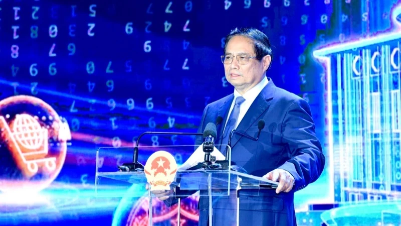 政府总理范明正在会上发表讲话。（陈海 摄）