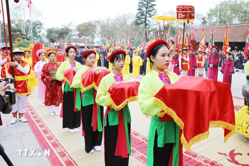 富寿省的妪姬国母庙庙会正式开场。