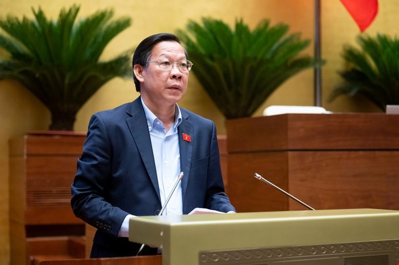国会经济与财政委员会主任潘文买作关于《企业所得税法》（修正案）草案的意见说明、采纳与梳理报告。