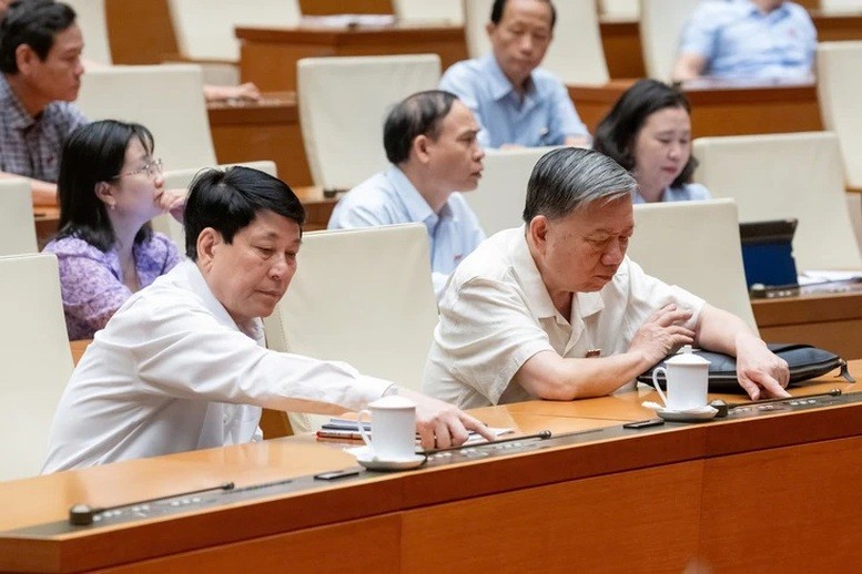 越南国会通过关于促进民营经济发展的一系列特殊机制政策的决议。