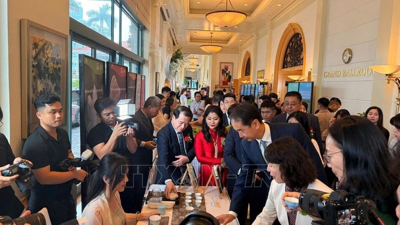 越中两国“2025年“茶和天下”·雅集”文化交流活动在河内举行。（图片来源：越通社）