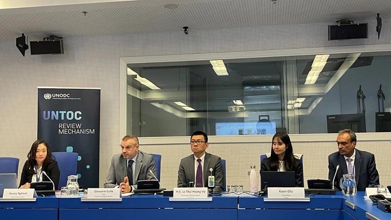 越南与相关各方共同举办研讨会。