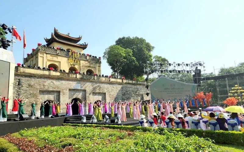 附图。
