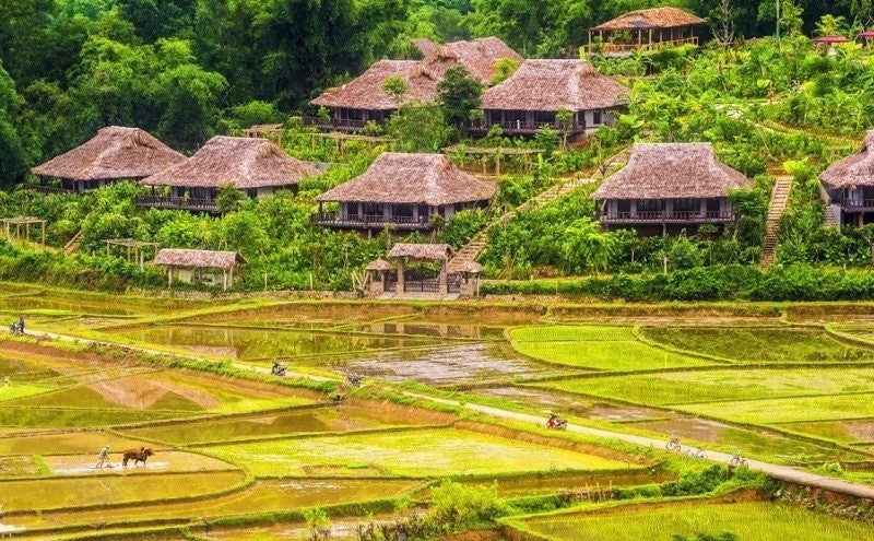 附图：《康泰纳仕旅行者》称，和平省 “拥有未受破坏的自然景观、宁静的山谷和迷人而富有特色的土著文化”。