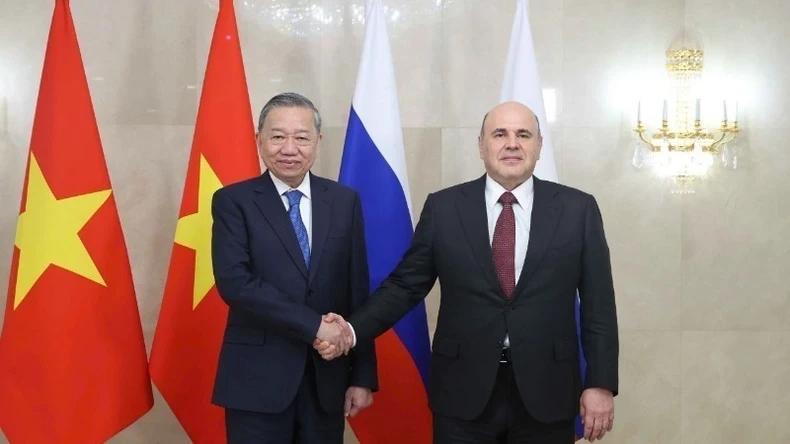 越共中央总书记苏林会见俄罗斯总理米哈伊尔·弗拉基米罗维奇·米舒斯京。（图片来源：越通社）