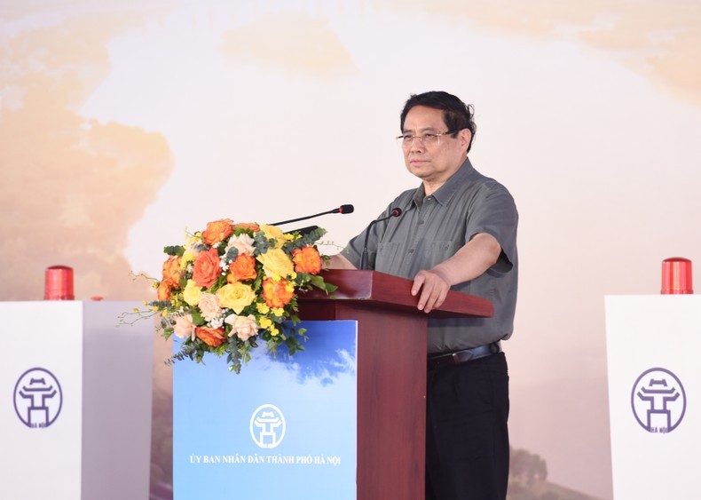 范明正总理在仪式上发表讲话。