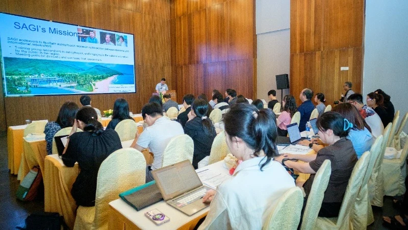 2025年天体物理学研讨会场景。