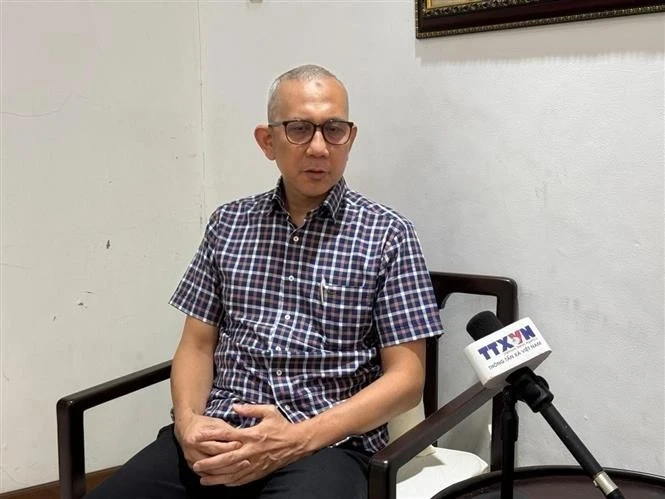 印度尼西亚国防与战略研究所协调员、专家贝尼（Beni Sukadis）接受采访。（图片来源：越通社）