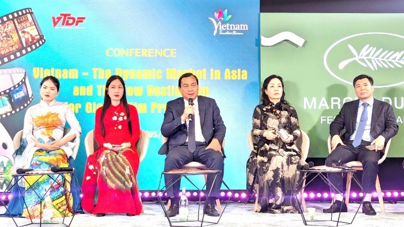 越南国家旅游局举办题为“越南——亚洲充满活力的市场与国际摄制组新兴目的地”的研讨会。（图片来源：旅游信息中心提供）