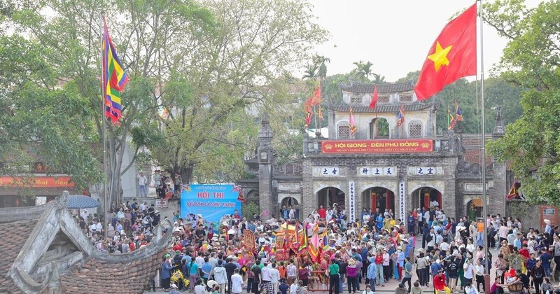 荣圣庙会，又称扶董天王庙会是北部平原地区最大的节日之一。