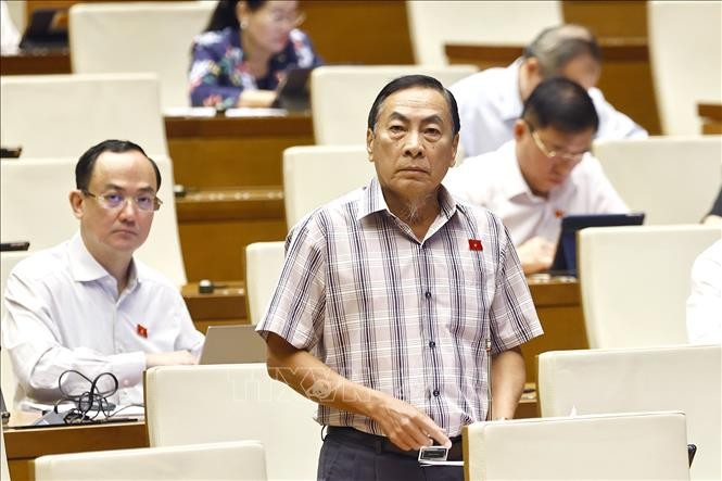 同塔省国会代表范文和发表意见。